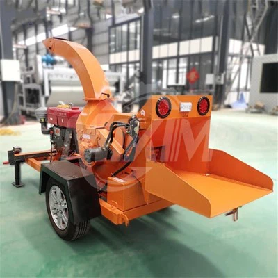 Kruszarka do drewna na farmie owocowej